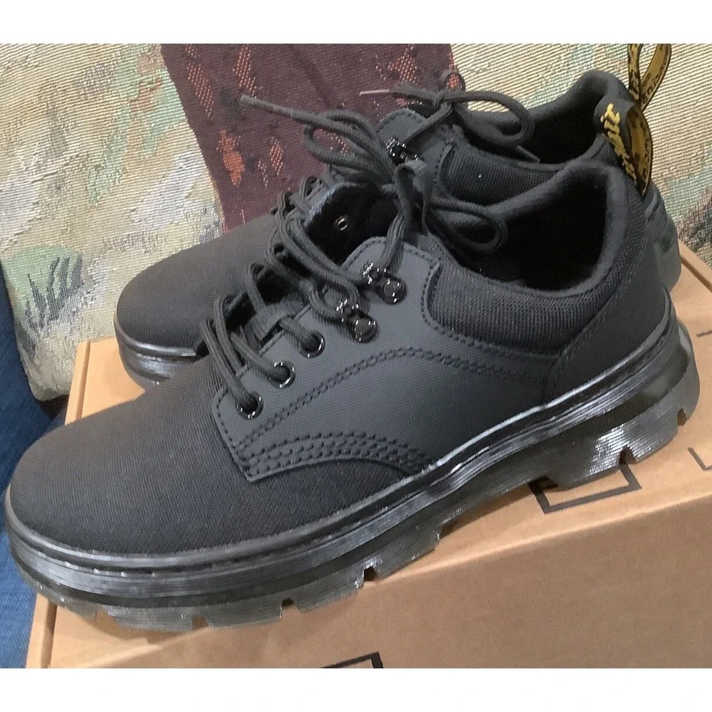 Unisex Oxfords Dr. Martens Reeder Size 8w